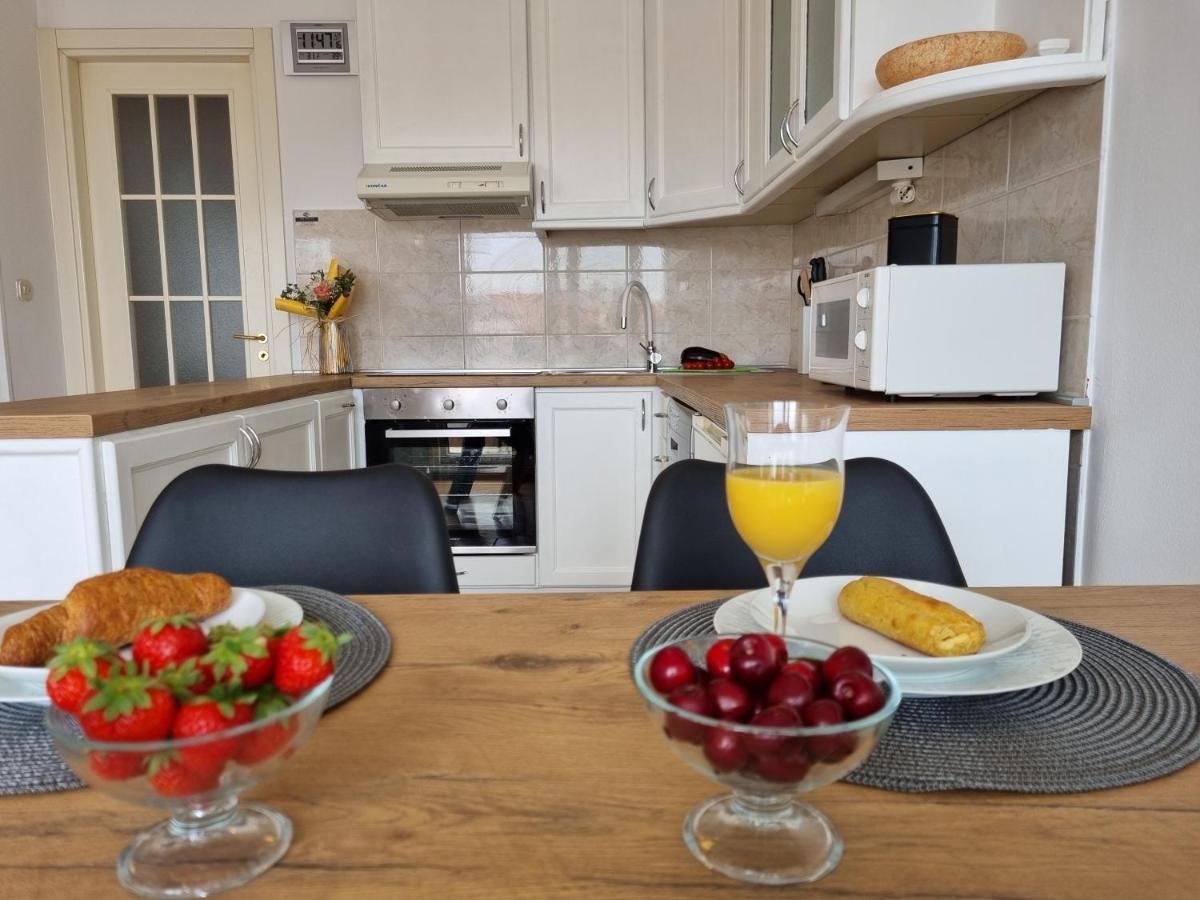 Apartment Lana Split Bagian luar foto