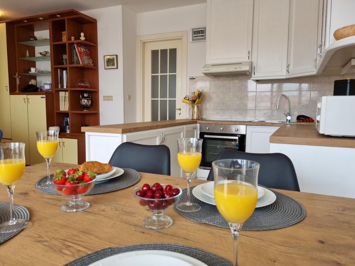 Apartment Lana Split Bagian luar foto